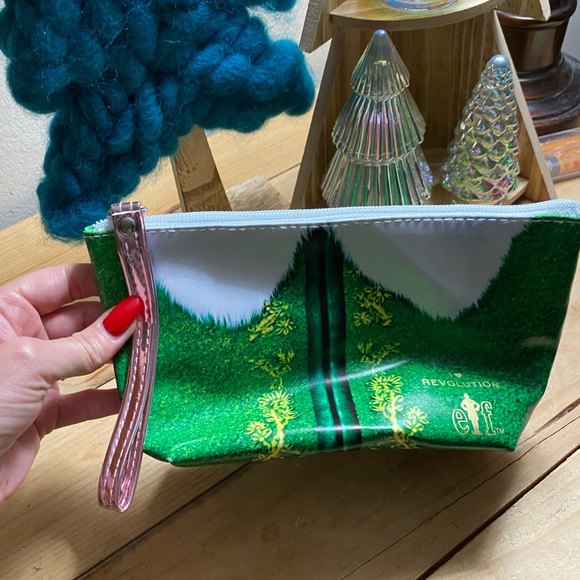 Makeup Revolution X Elf Makeup Bag-new discontinued - Picture 2 of 4